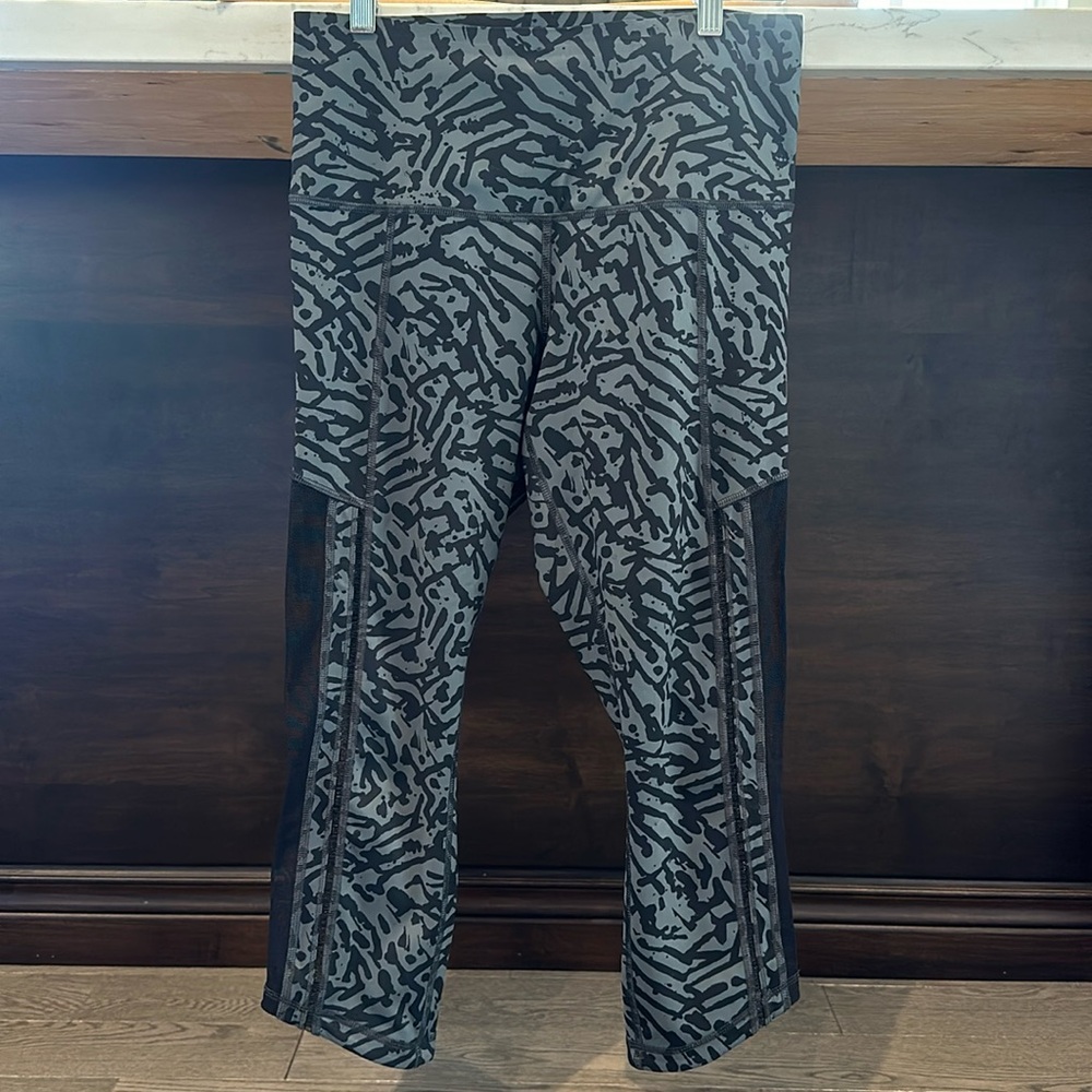 Lululemon Women’s Capri/crop length leggings, black and grey with mesh US size 8